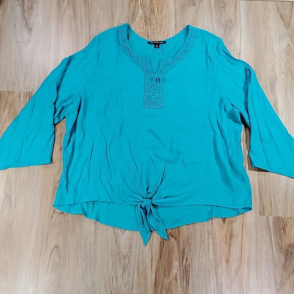 🔹️Zac & Rachel Turquoise Embroidered Vneck Tie Hem Top Size 3X